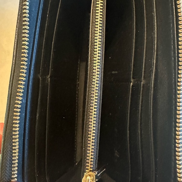 Tory Burch Kira Chevron-Quilt Zip Continental Wallet Black with dust bag - Picture 9 of 9